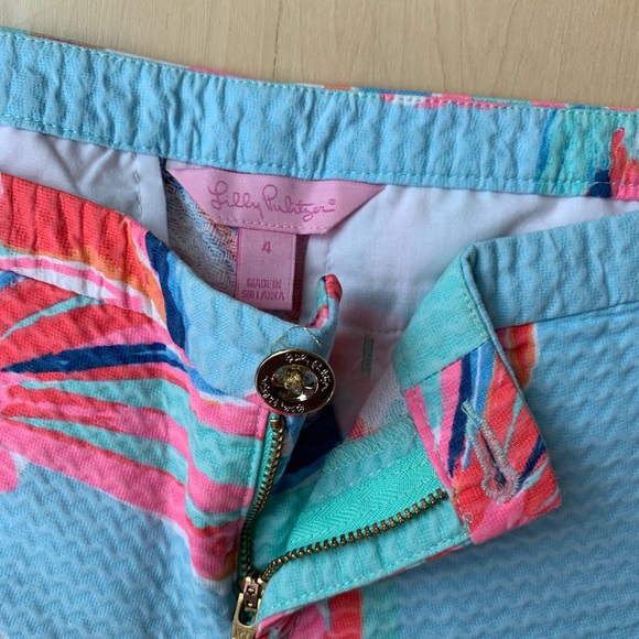 Lilly Pulitzer sand dollar shorts - Picture 3 of 3